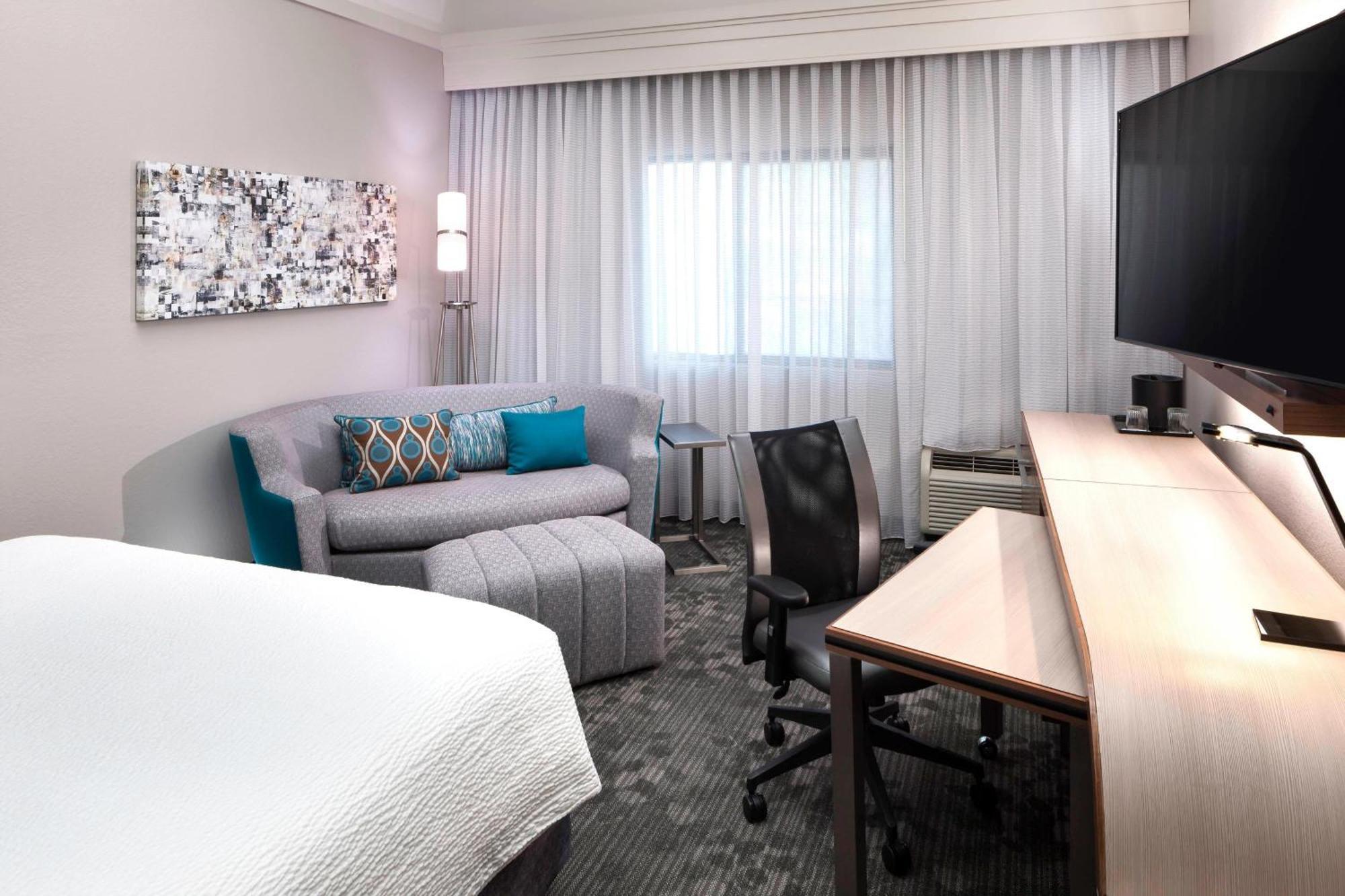 Courtyard By Marriott Pensacola Hotel Ferry Pass Exterior foto